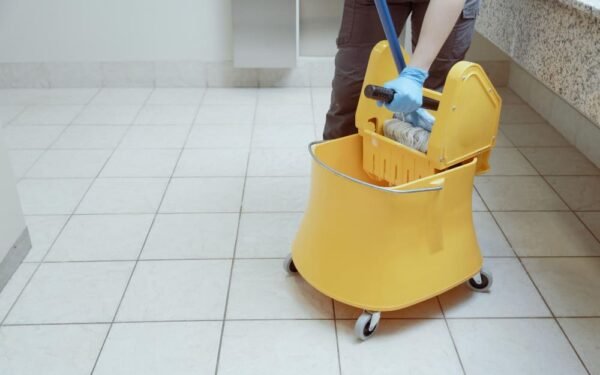 Limpeza em condomínio: a base para convivência harmoniosa e valorização do imóvel